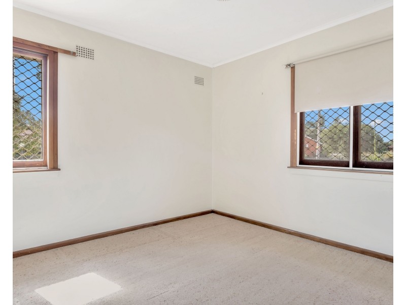 22 Nicholls Street, Warwick Farm NSW 2170