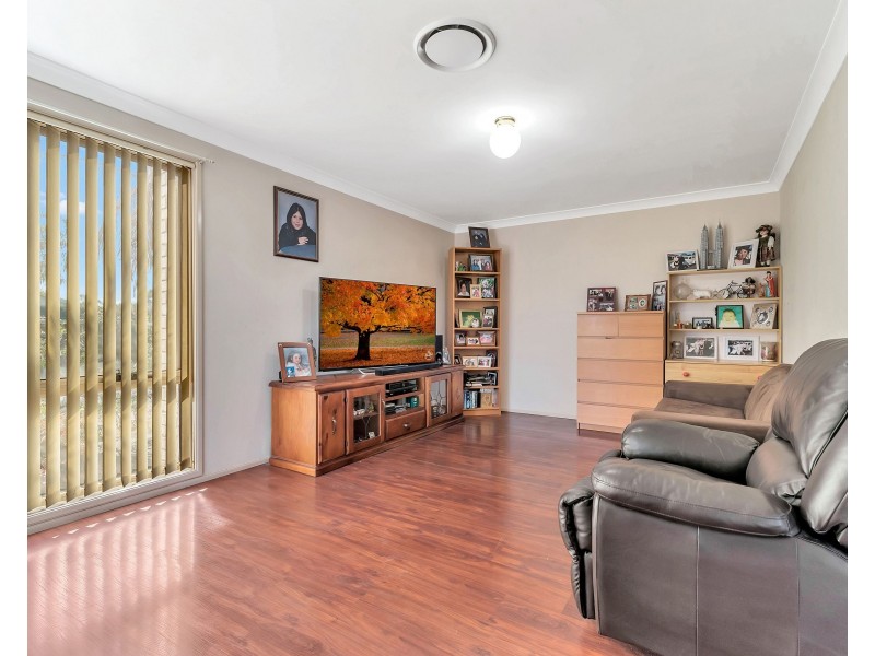 27 Gungarlin Drive, Horningsea Park NSW 2171