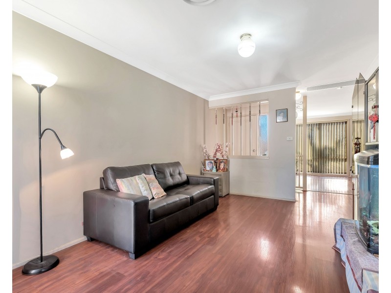27 Gungarlin Drive, Horningsea Park NSW 2171