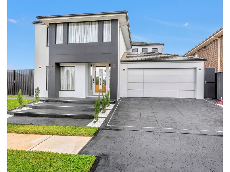25 Savery Road, Carnes Hill NSW 2171