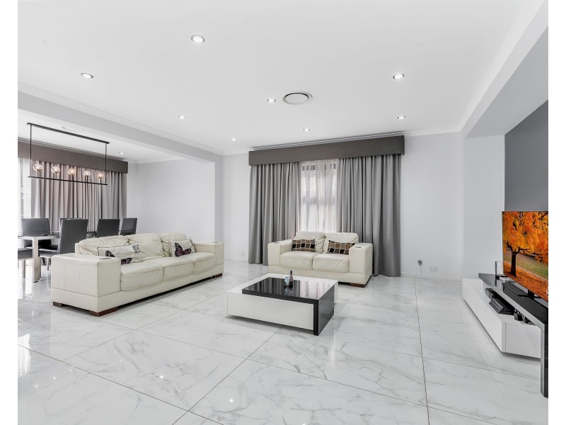25 Savery Road, Carnes Hill NSW 2171