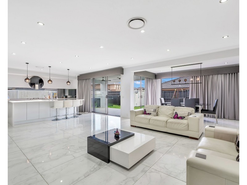 25 Savery Road, Carnes Hill NSW 2171