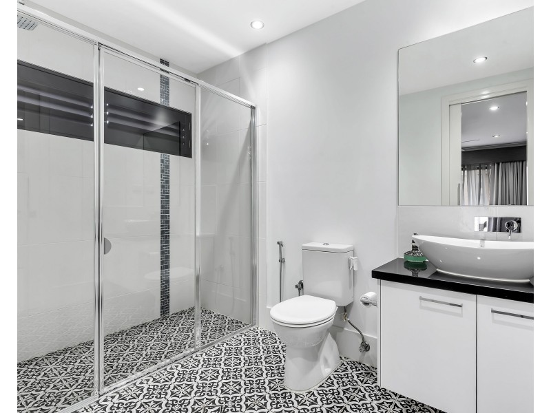 25 Savery Road, Carnes Hill NSW 2171