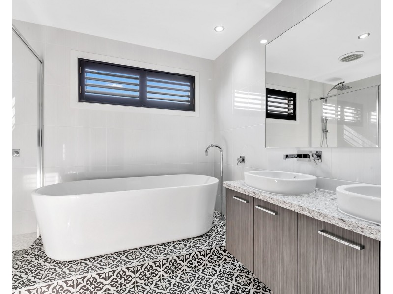 25 Savery Road, Carnes Hill NSW 2171