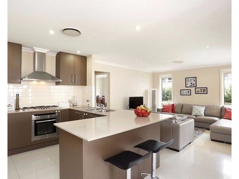 4 Dekanzo Avenue, Middleton Grange NSW 2171