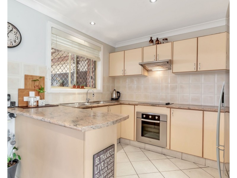 1/5 Corella Road, Green Valley NSW 2168