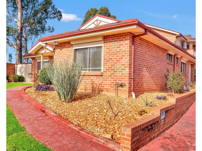 1/5 Corella Road, Green Valley NSW 2168