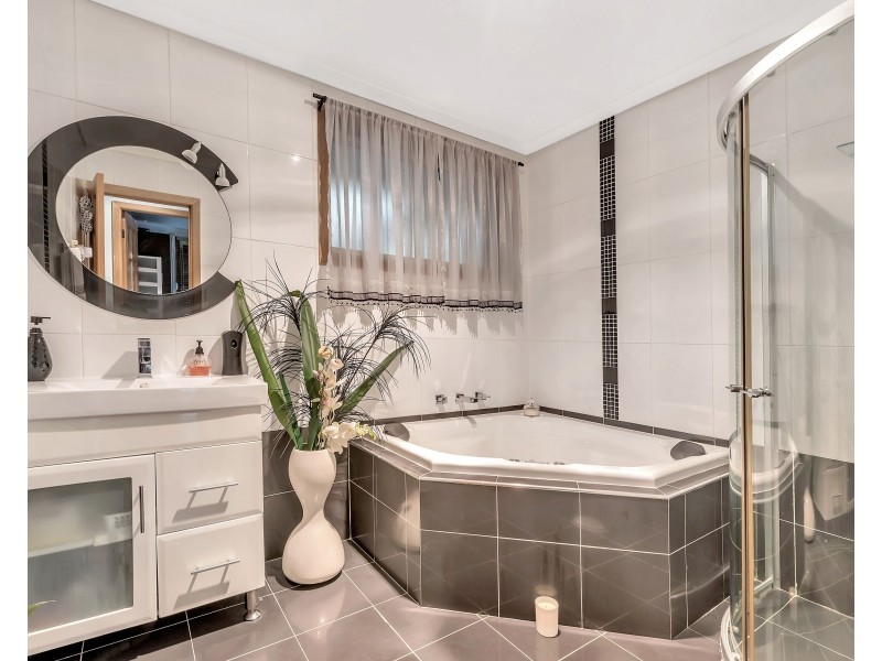 53 Greenfield Road, Greenfield Park NSW 2176