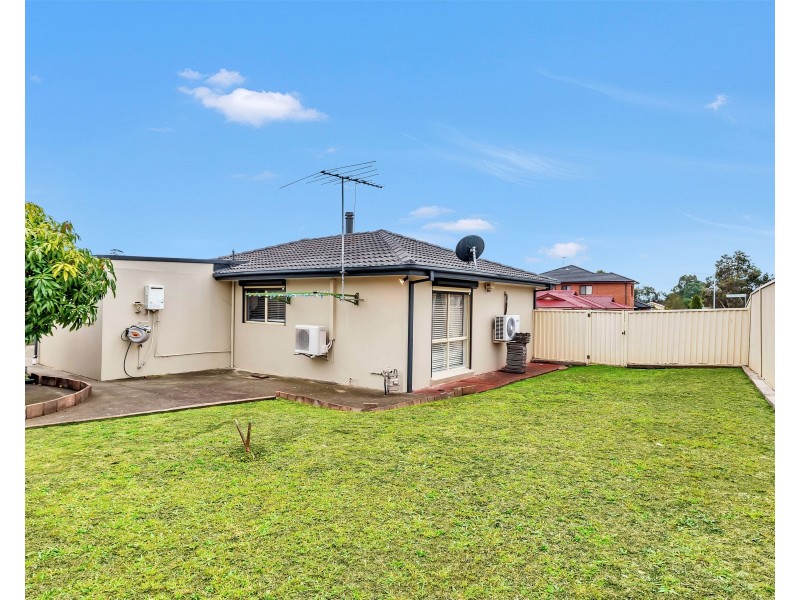 53 Greenfield Road, Greenfield Park NSW 2176