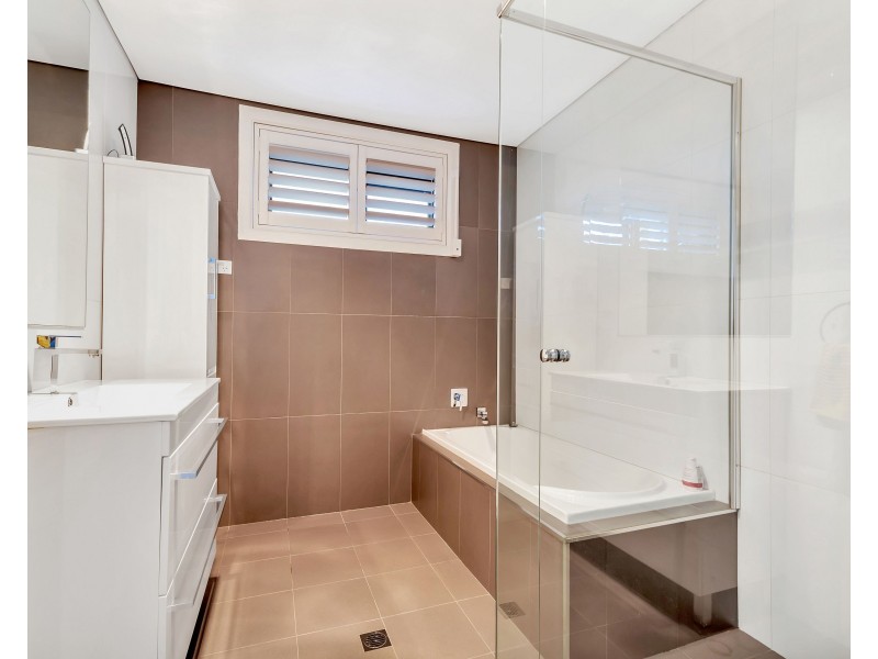 42 Cedar Road, Prestons NSW 2170