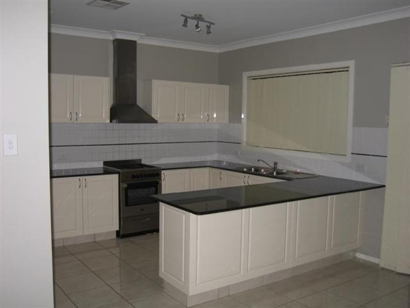 West Hoxton NSW 2171