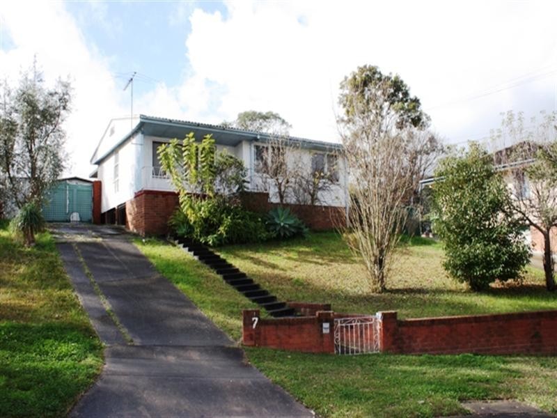 7 Devon Place, Busby NSW 2168