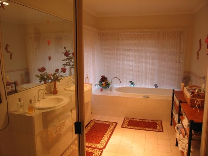 West Hoxton NSW 2171