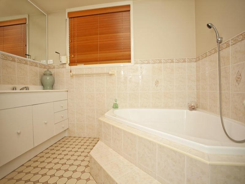 West Hoxton NSW 2171