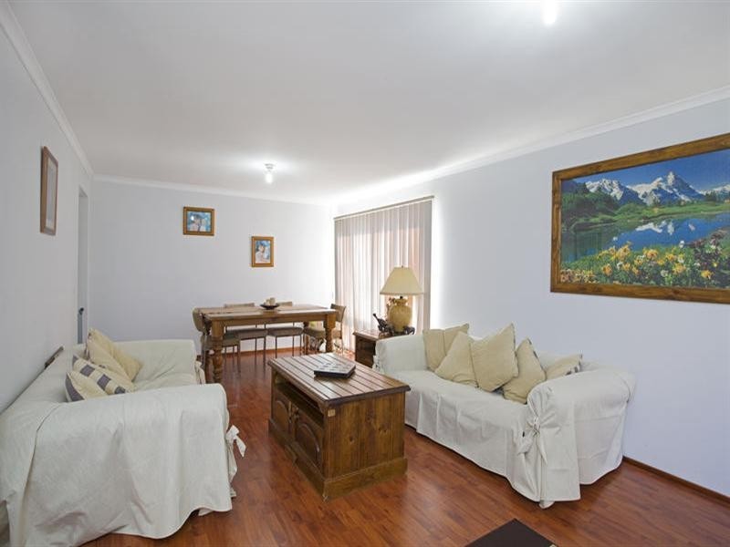 17 Lauderdale Street, West Hoxton NSW 2171
