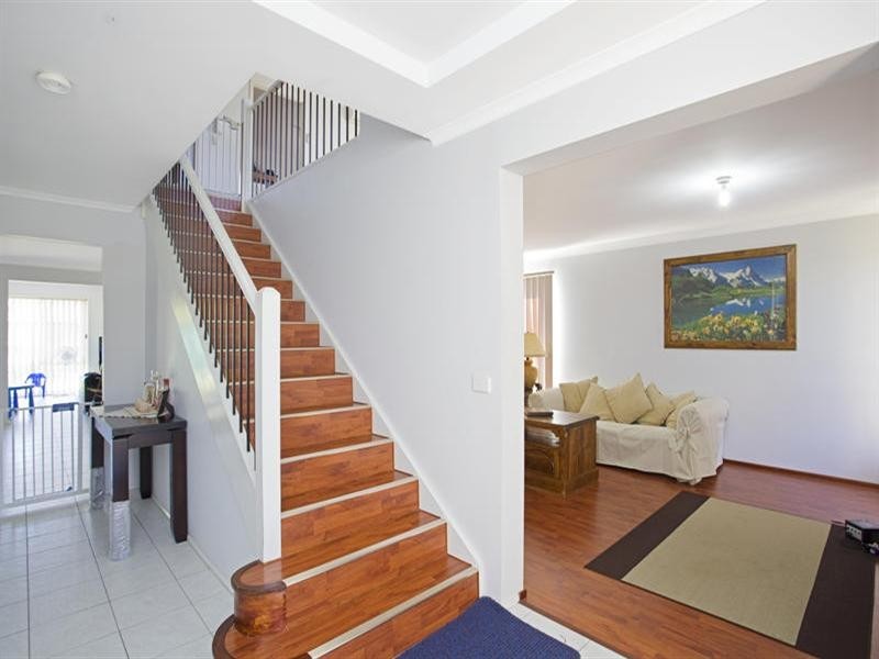 17 Lauderdale Street, West Hoxton NSW 2171