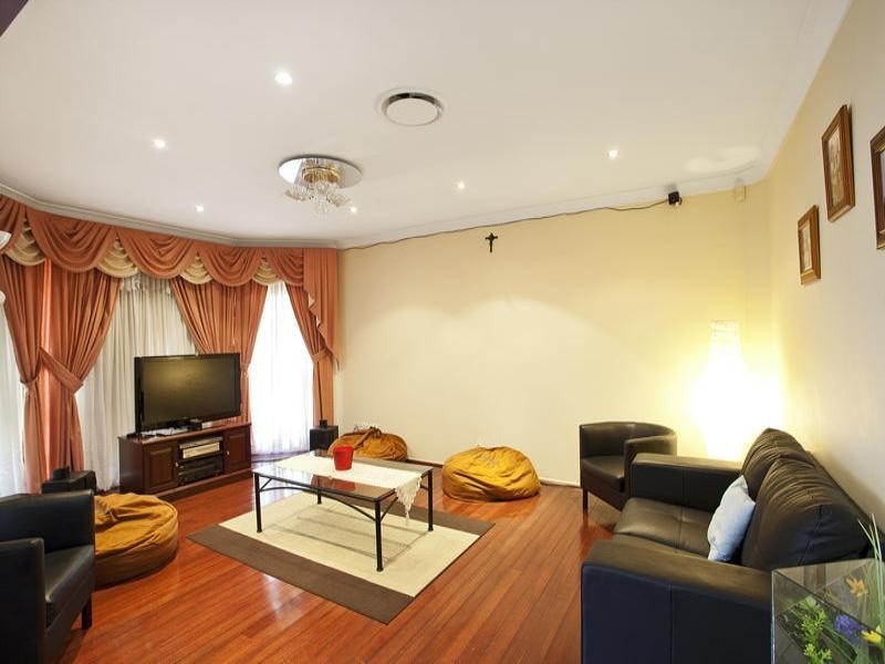 West Hoxton NSW 2171