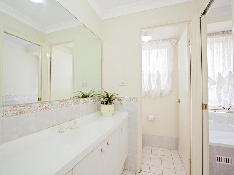 West Hoxton NSW 2171