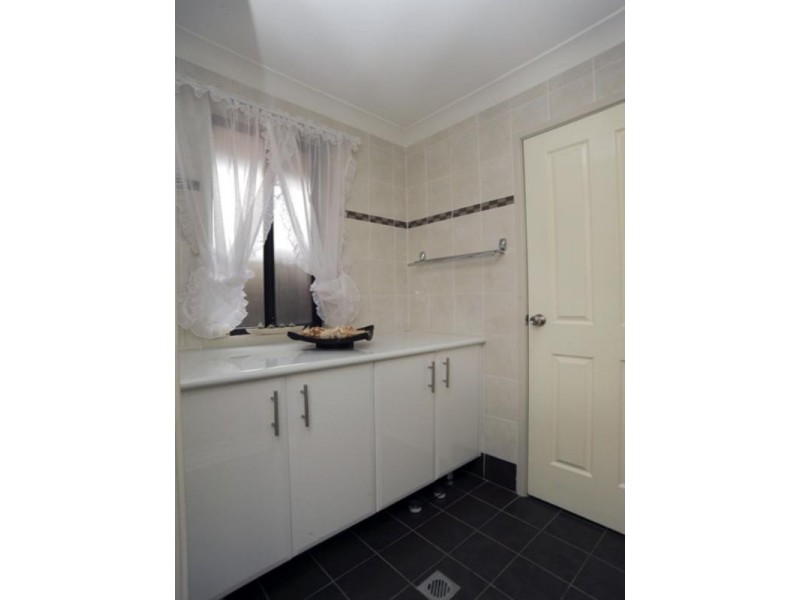 Edensor Park NSW 2176