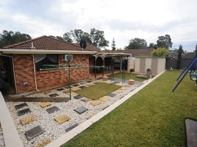 Edensor Park NSW 2176