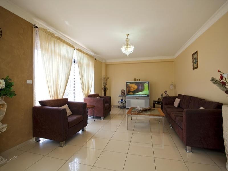 West Hoxton NSW 2171