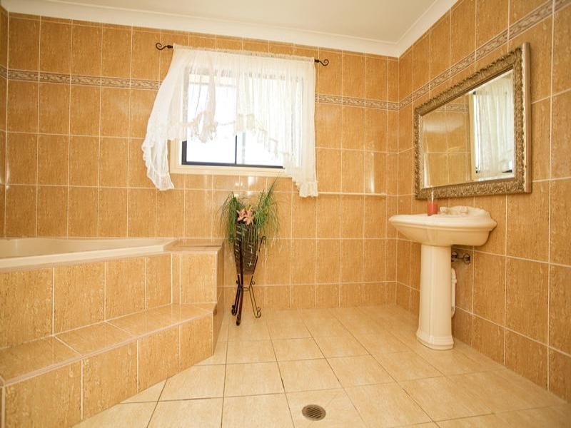 West Hoxton NSW 2171