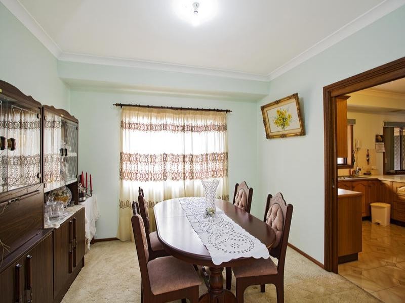 Edensor Park NSW 2176