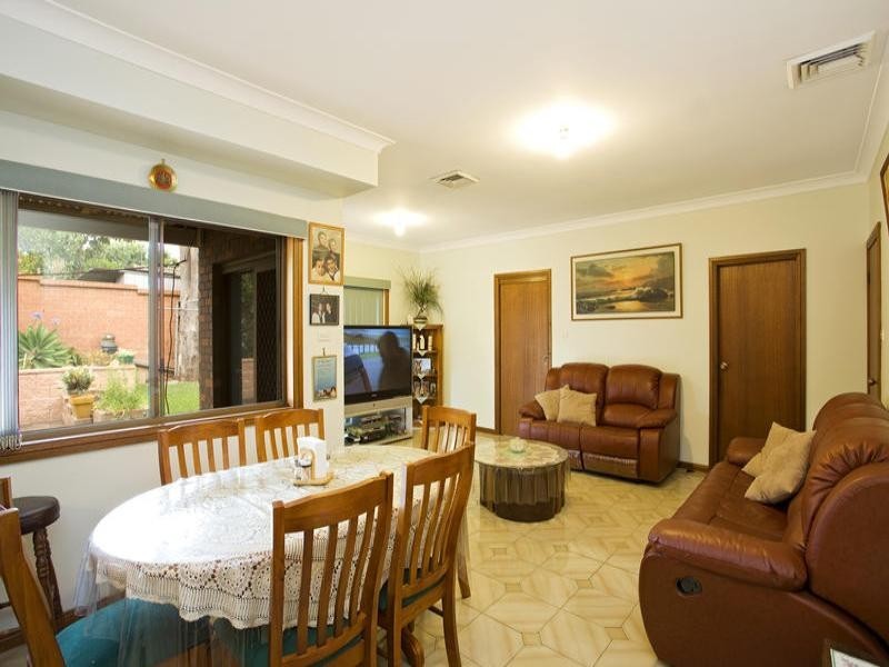 Edensor Park NSW 2176