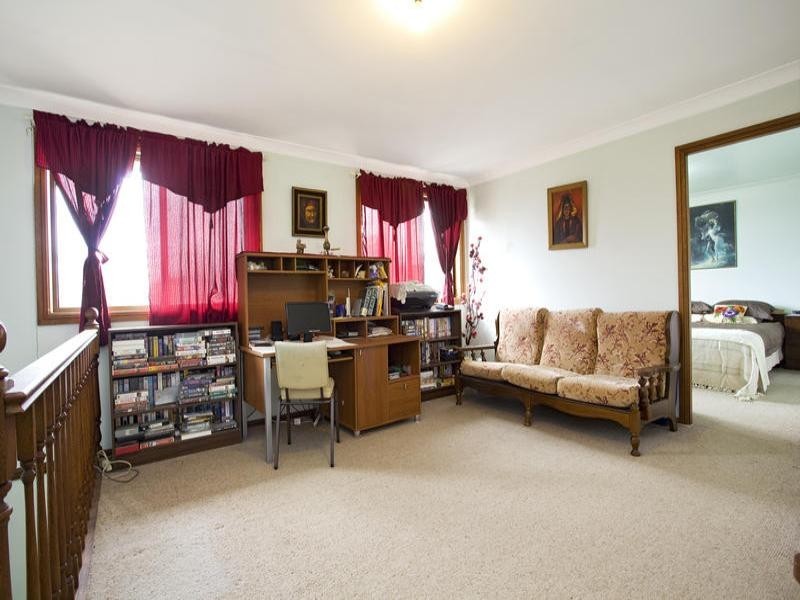 Edensor Park NSW 2176