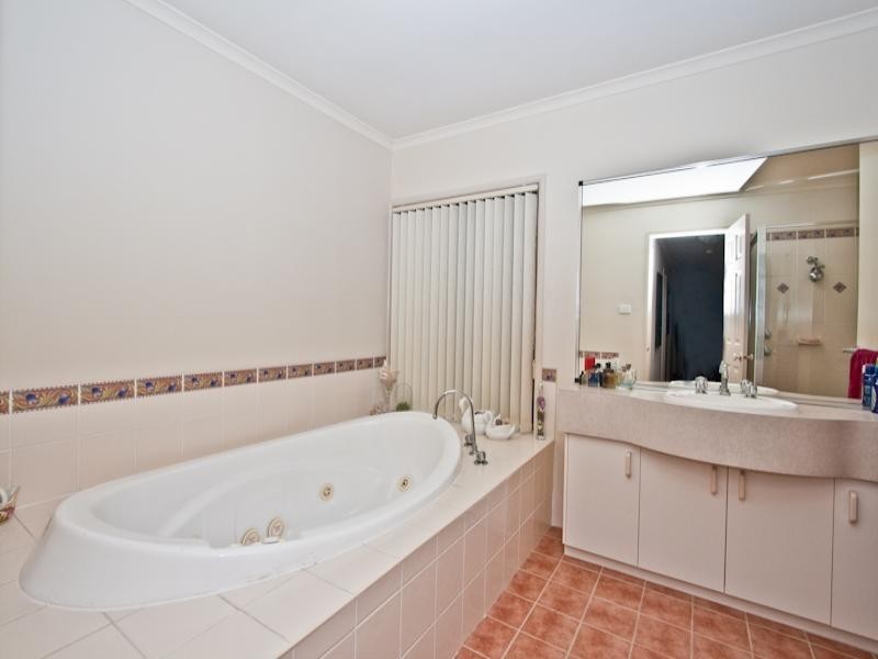 West Hoxton NSW 2171