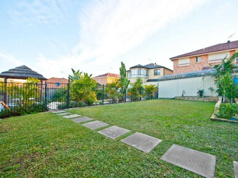 West Hoxton NSW 2171