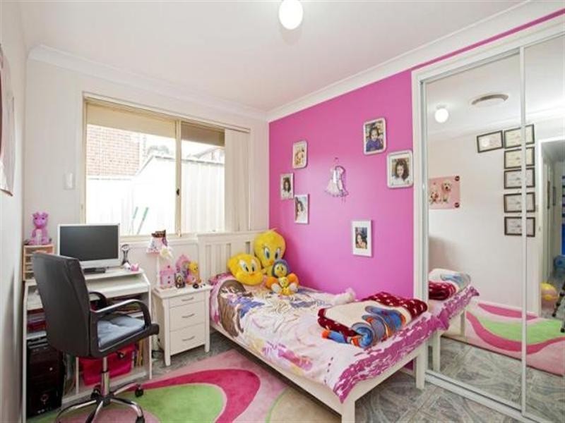 Edensor Park NSW 2176