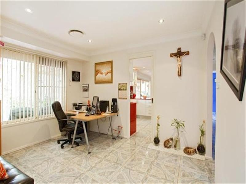 Edensor Park NSW 2176