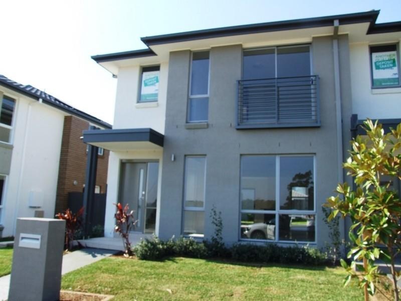 11 Treacy Avenue, Middleton Grange NSW 2171