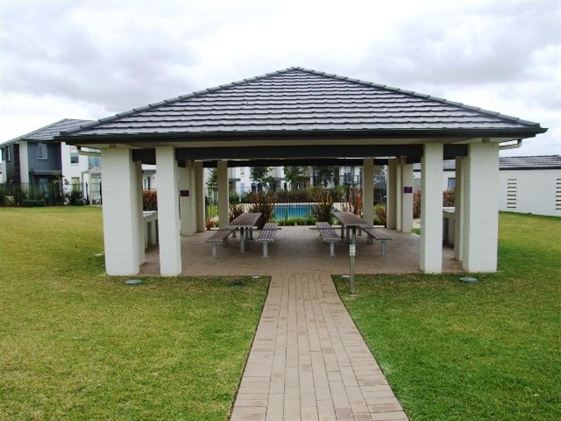 11 Treacy Avenue, Middleton Grange NSW 2171