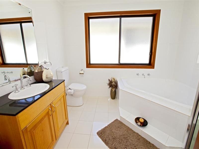 West Hoxton NSW 2171