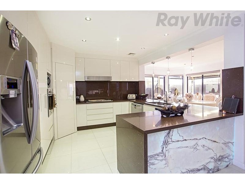 27 Carmichael Drive, West Hoxton NSW 2171
