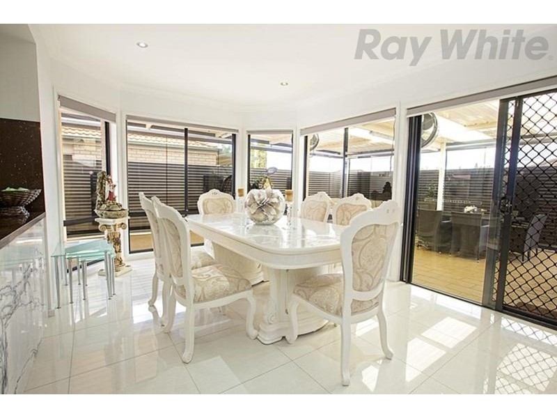 27 Carmichael Drive, West Hoxton NSW 2171