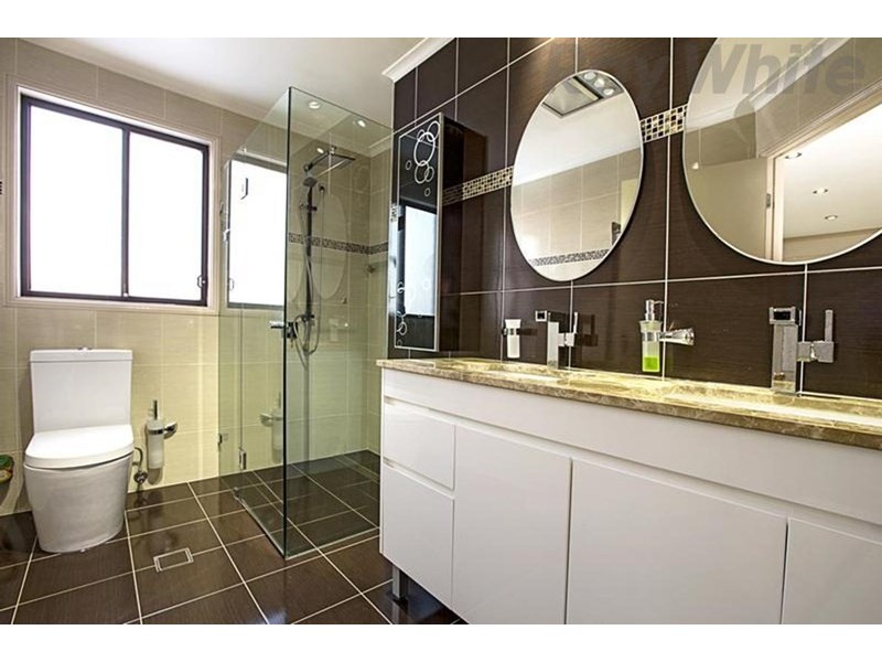 27 Carmichael Drive, West Hoxton NSW 2171