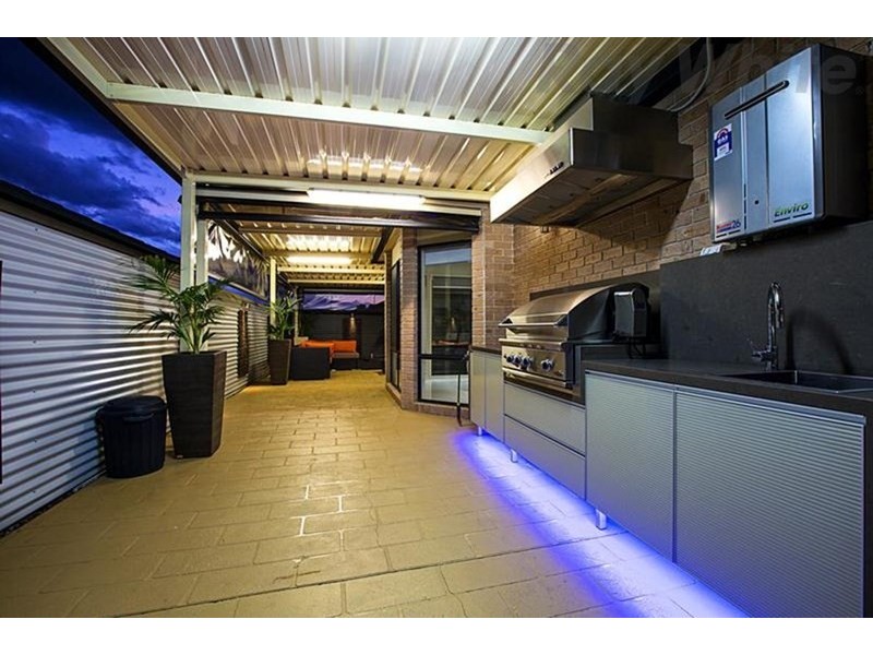 27 Carmichael Drive, West Hoxton NSW 2171