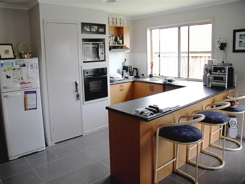 33 Carmichael Drive, West Hoxton NSW 2171