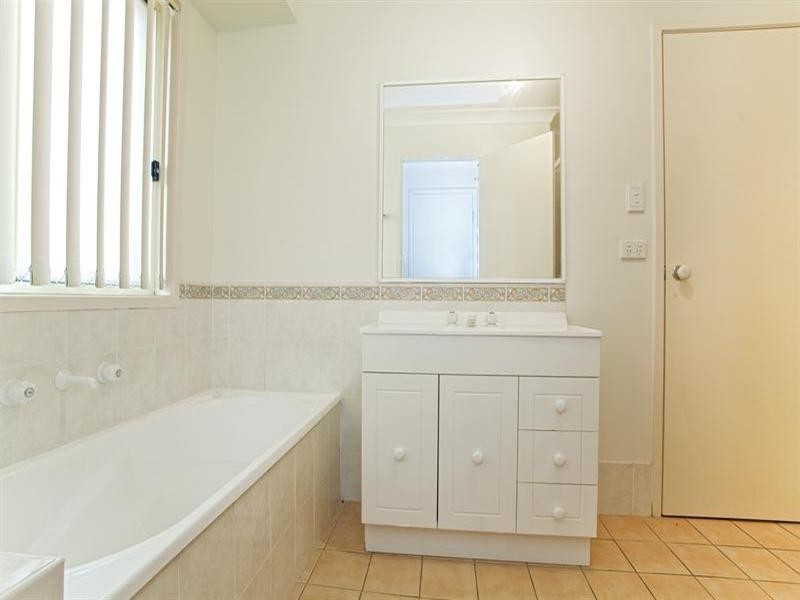 West Hoxton NSW 2171