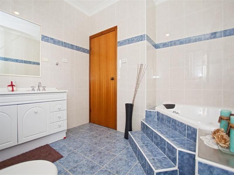 West Hoxton NSW 2171