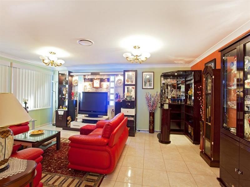 West Hoxton NSW 2171