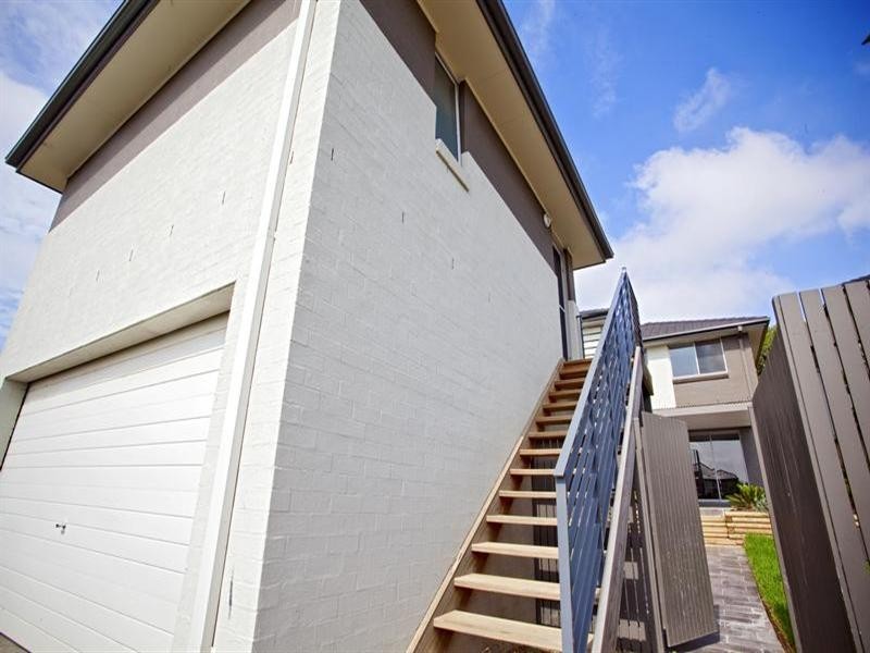 9 Garret Lane, Middleton Grange NSW 2171