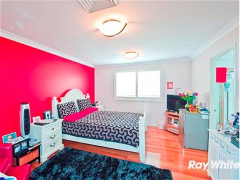 30 Kendall Drive, Casula NSW 2170