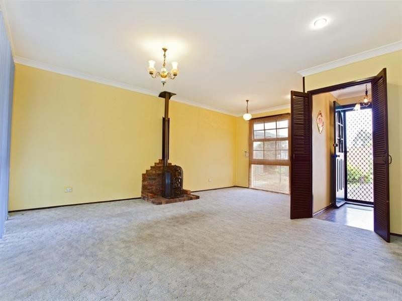 9 Clarence Street, Macquarie Fields NSW 2564