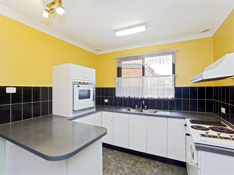 9 Clarence Street, Macquarie Fields NSW 2564