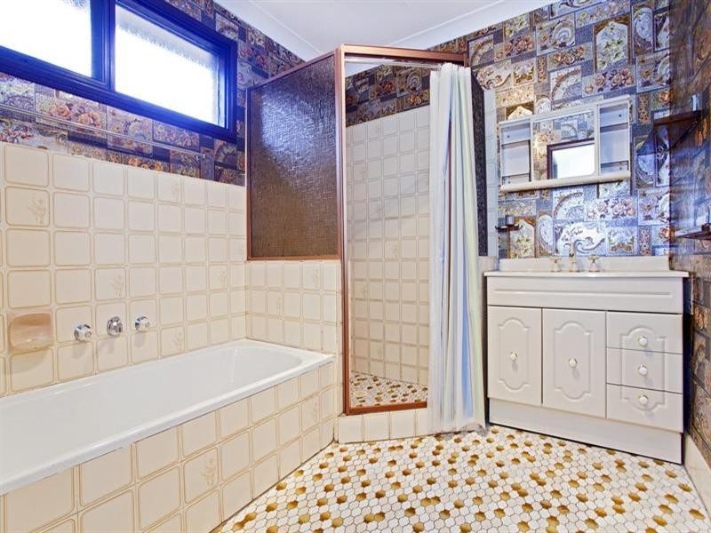 9 Clarence Street, Macquarie Fields NSW 2564