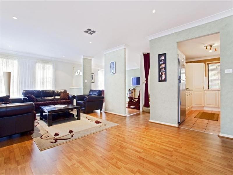 2 Schoeffel Grove, Horningsea Park NSW 2171